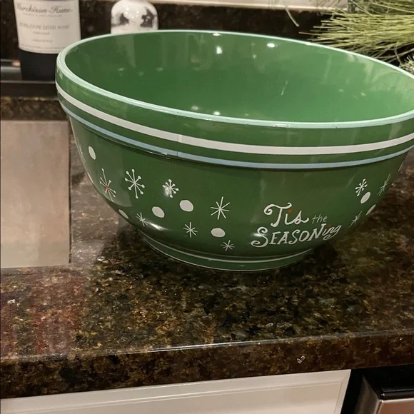 Creative Co-op Little Studio Holiday Serving/Mixing Bowl - Picture 7 of 10